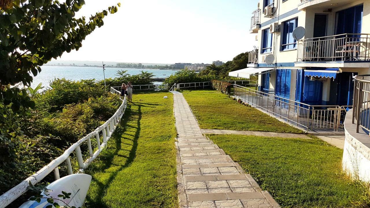 Blue Bay Sea View Apartment Pomorie Bagian luar foto