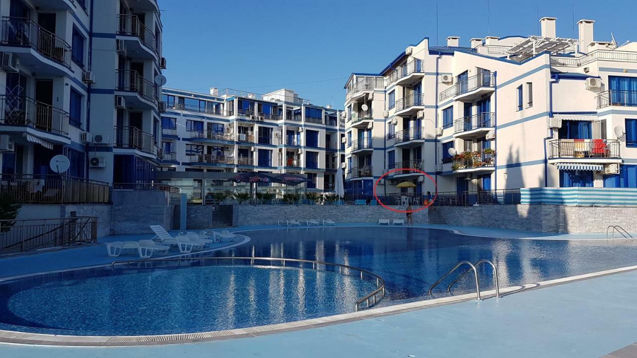 Blue Bay Sea View Apartment Pomorie Bagian luar foto